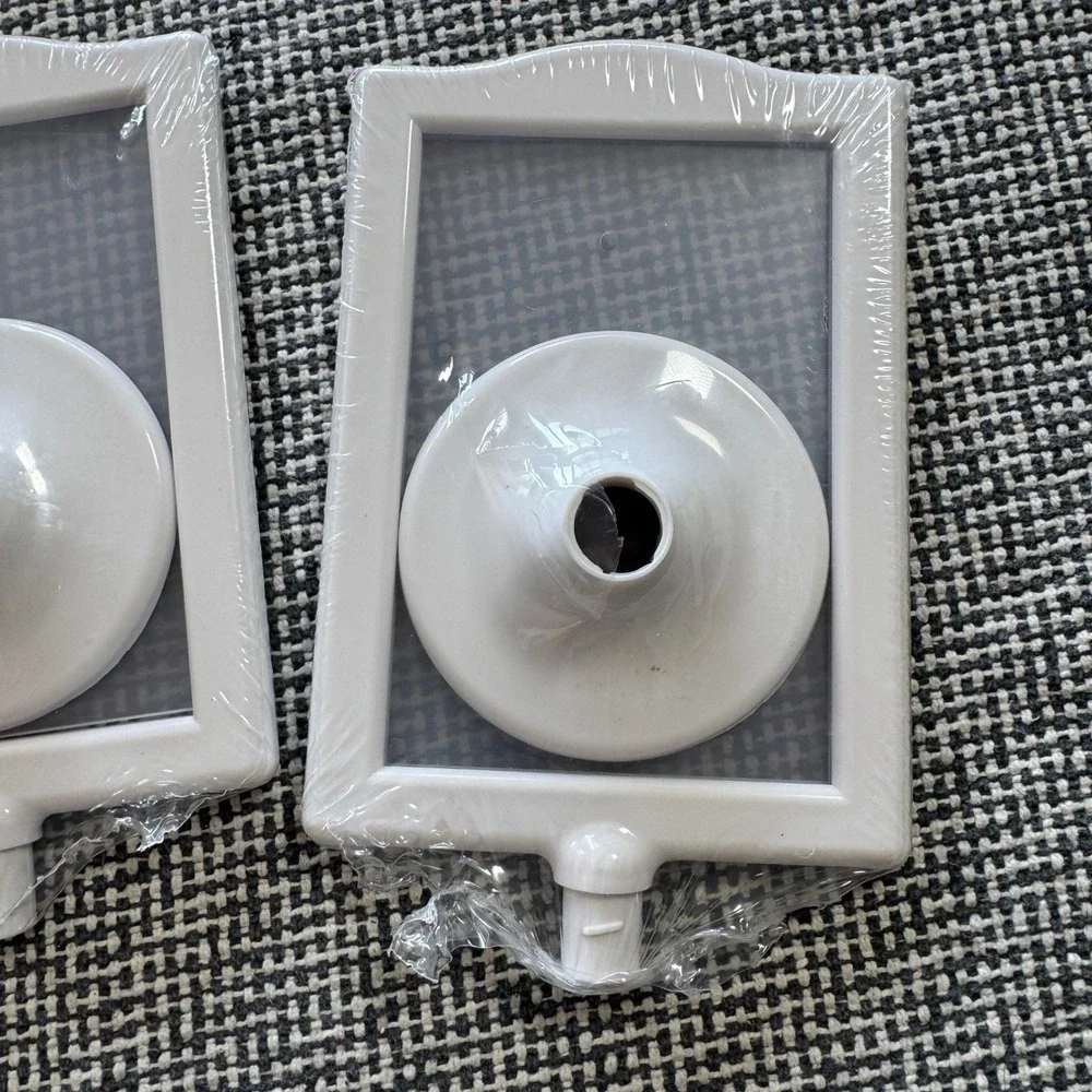 Lot of 20 White Plastic Double Sided Pedestal Picture Frames Table Number Stands